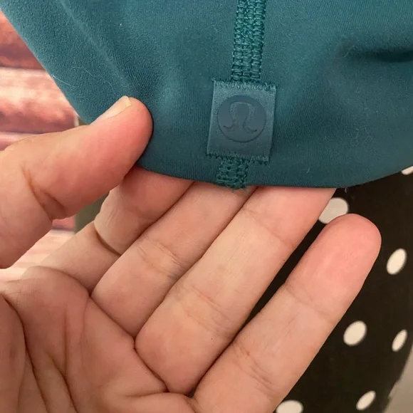 Lululemon Bend This Scoop reversible bra too. L/XL Teal Sleeveless Women's Top - Picture 4 of 15
